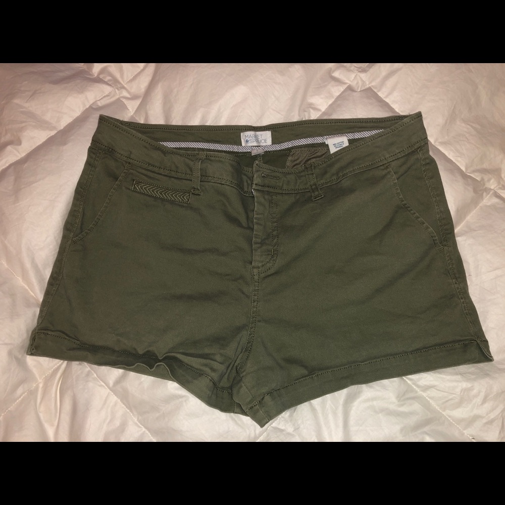 Market & Spruce Green Khaki Shorts